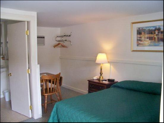 1 Queen Bedroom Photo 1