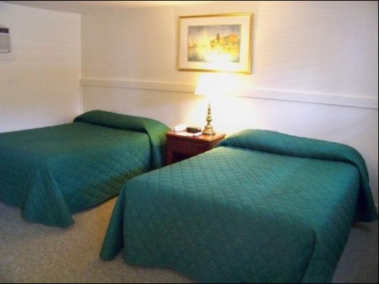 2 Full Bedroom Photo 1