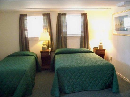 2 Full Bedroom Photo 2