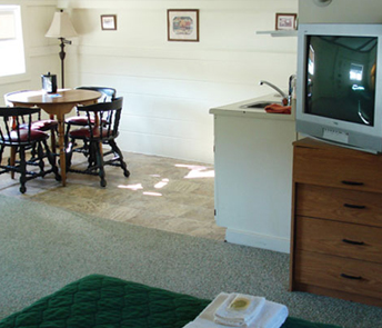 Loft with Kitchenette 2 Queen Bedroom & I Twin Bedroom Photo 2